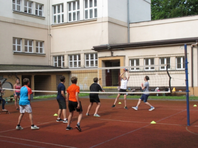 Turnaj v minivolejbalu 31. května 2017, na školních hřištích - průběh turnaje