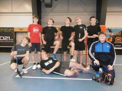 2. ročník Sportovního středoškolského dopoledne - druhé místo florbalového turnaje - tým sexty