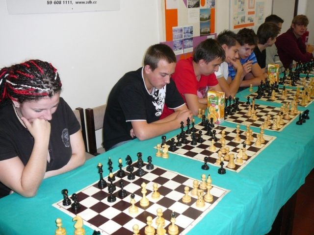Šachová simultánka se starostou 2010