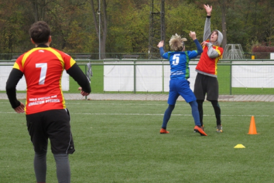 když tým A poráží tým B - Středoškolská liga v ultimate frisbee, podzimní kvalifikace, Ostrava, 23. 10. 2018