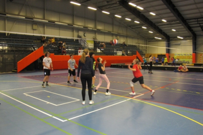Sportovní den - nižší gymnázium - turnaj v minivolebalu