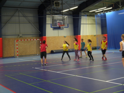 Sportovní den - vyšší gymnázium - turnaj v basketbalu
