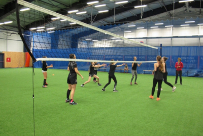 Sportovní den - nižší gymnázium - turnaj v přehazované
