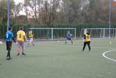 Středoškolská liga v ultimate frisbee - podzimní kvalifikace Ostrava (Vřesina) - skvělé zapojení hráčů z 1.A