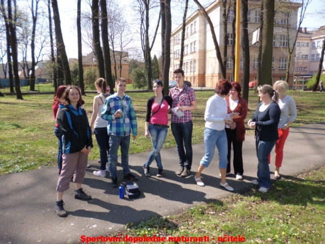Sportovní utkání maturanti-učitelé 2012