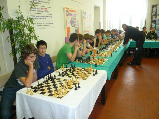 Šachová simultánka 2012