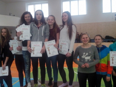 Okresní kolo v silovém čtyřboji - naše nejlepší čtyřbojařky na "bedně" - 1. místo; se všemi diplomy z individuálních umístění