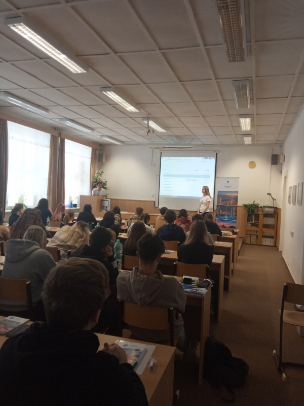 Setkání maturantů se zástupci vysokých škol