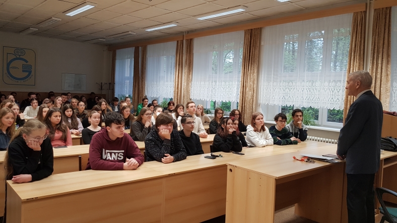 Pan Leo Žídek, politický vězeň 50. let 20. století, navštívil naši školu