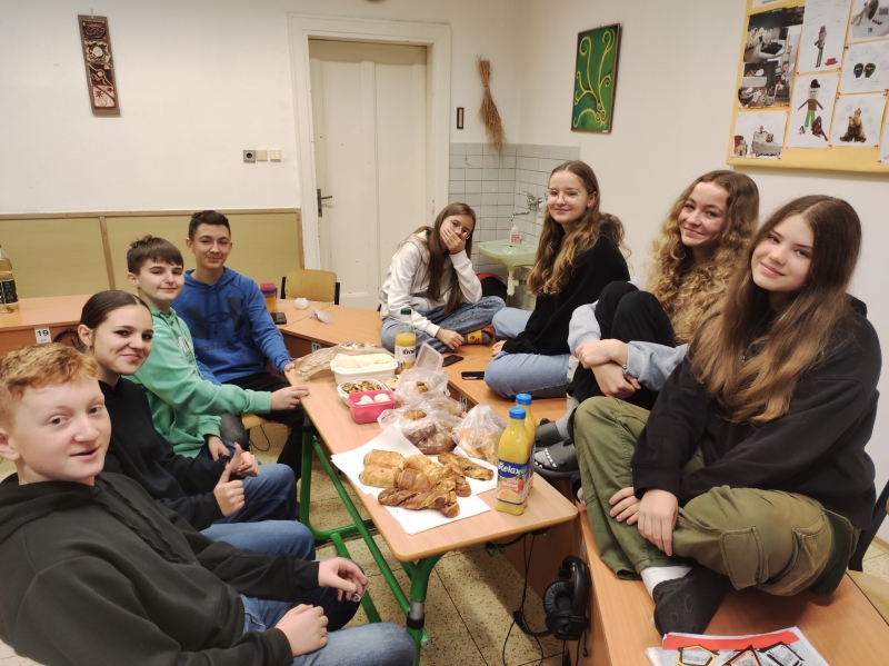 Francouzština všemi smysly v tercii