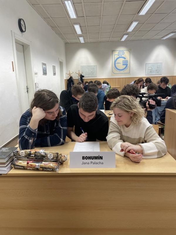 Krajské kolo dějepisné soutěže se konalo na naší škole