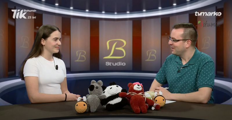 Studio B o háčkovaných hračkách s Veronikou Hertvíkovou