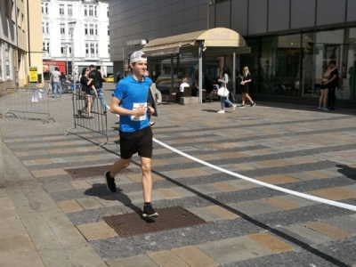 Juniorský maraton 2019, Masarykovo náměstí Ostrava, závod školních štafet 10 x (7*600 m) - průběh závodu - Vojta Zaškolný