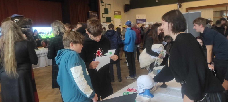 Studenti septimy prezentovali školu na Burze škol v Orlové