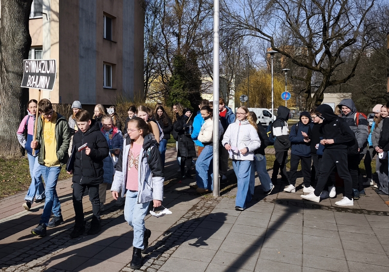 Gymnazisté se zapojili do masopustního průvodu v Bohumíně