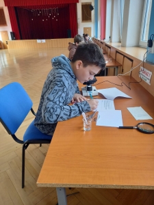 Kryštof během laboratorní práce