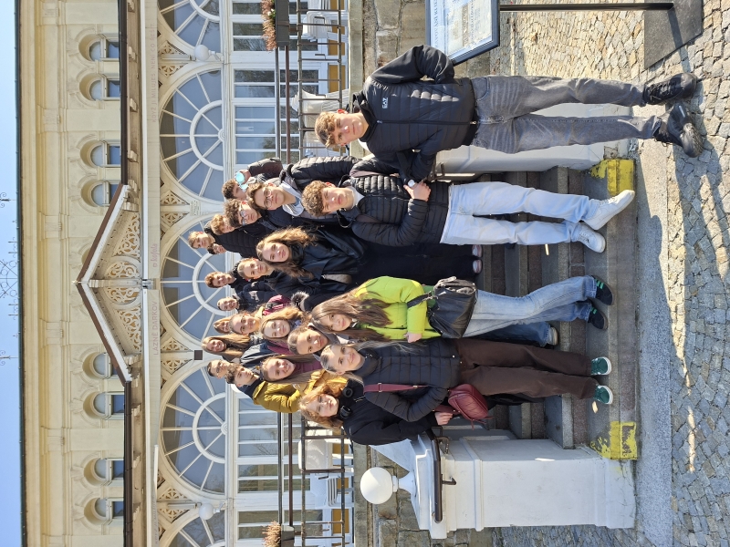 Za zpívající fontánou: 2.A slavila Den Země v Karviné