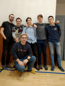 Středoškolské sportovní dopoledne - 16. prosince 2019 - florbaloví vítězové s putovním pohárem (oktáva)